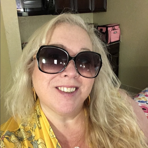 Meet your Posher, Sherri - Picture 1 of 1